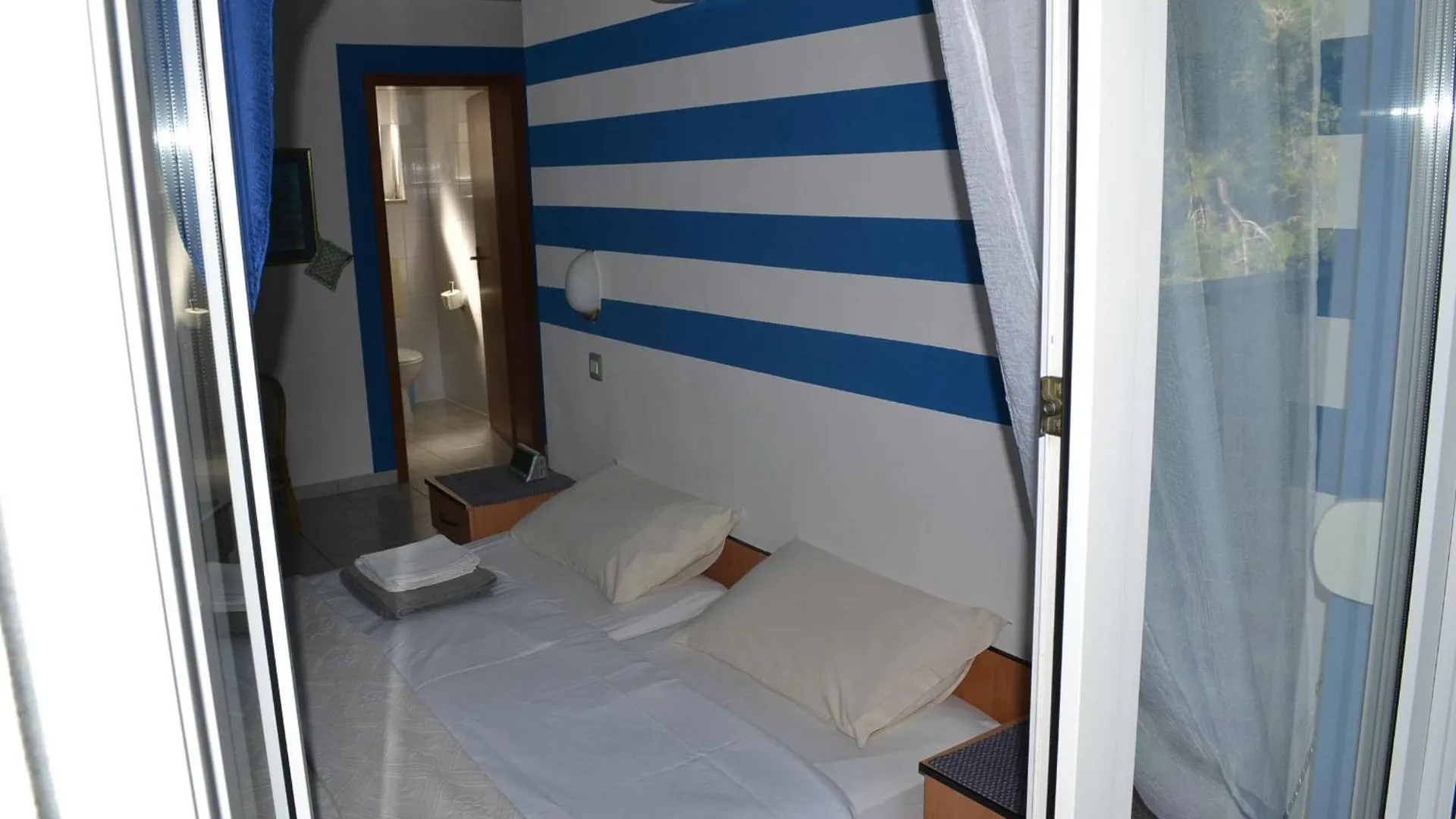 Villa Verde Apartments And Rooms Premantura 0*,