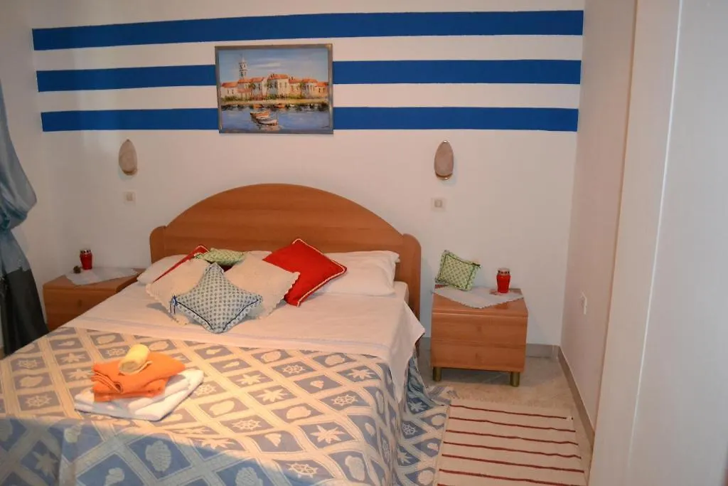 Villa Verde Apartments And Rooms Premantura Croatia