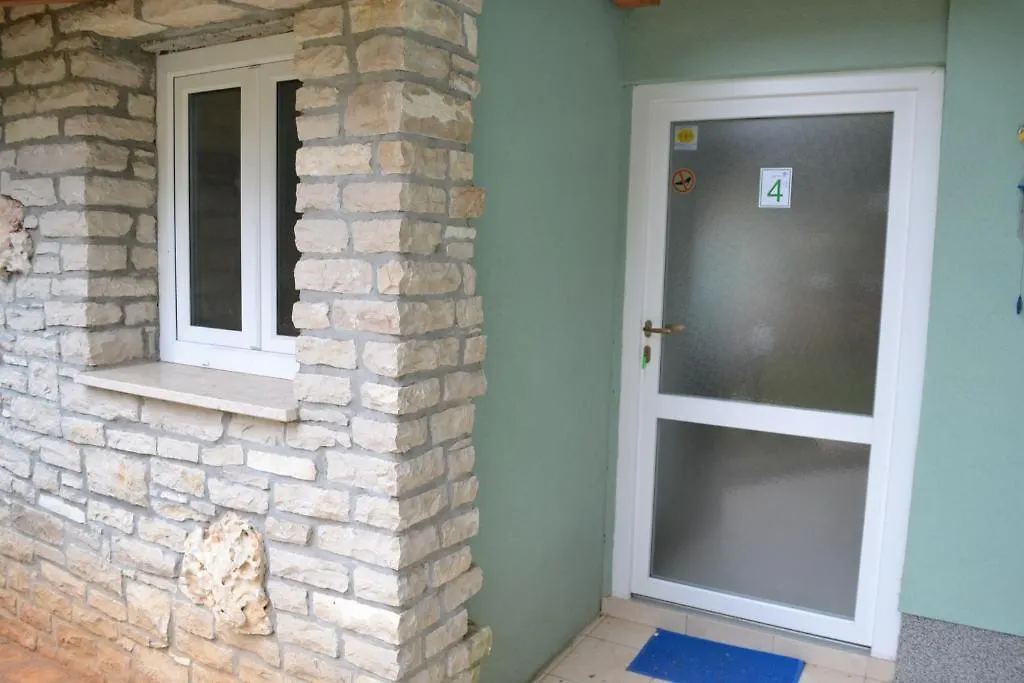 Villa Verde Apartments And Rooms Premantura 0*,  Croatia