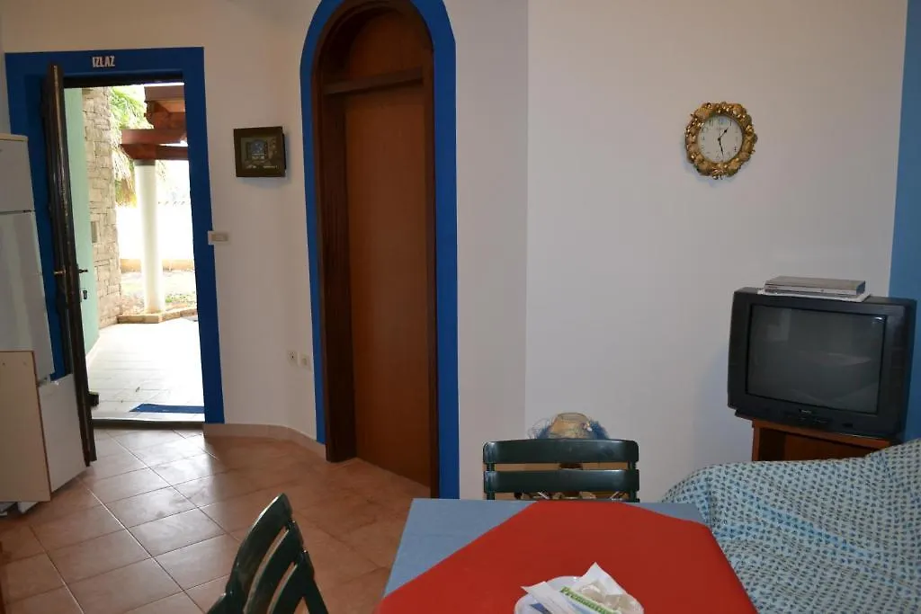 Villa Verde Apartments And Rooms Premantura 0*,