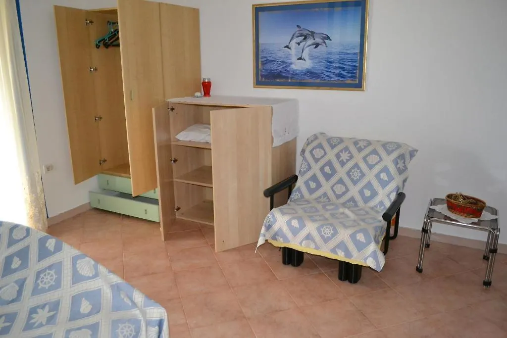 Villa Verde Apartments And Rooms Premantura Croatia