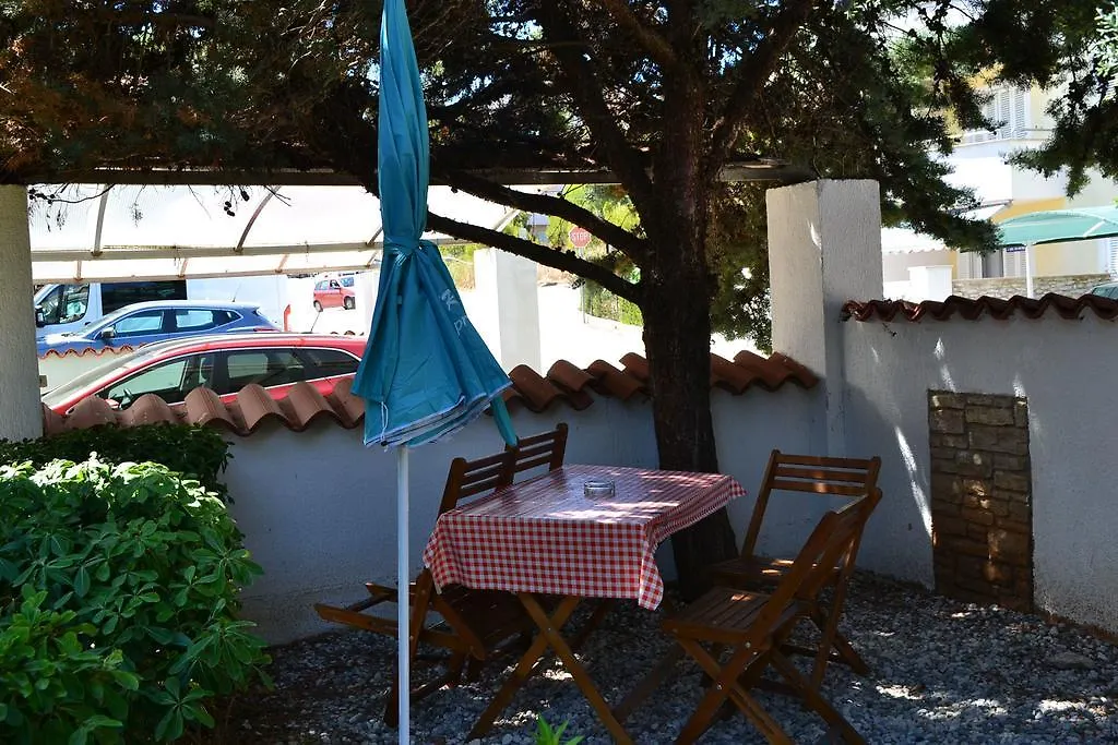 Villa Verde Apartments And Rooms Premantura