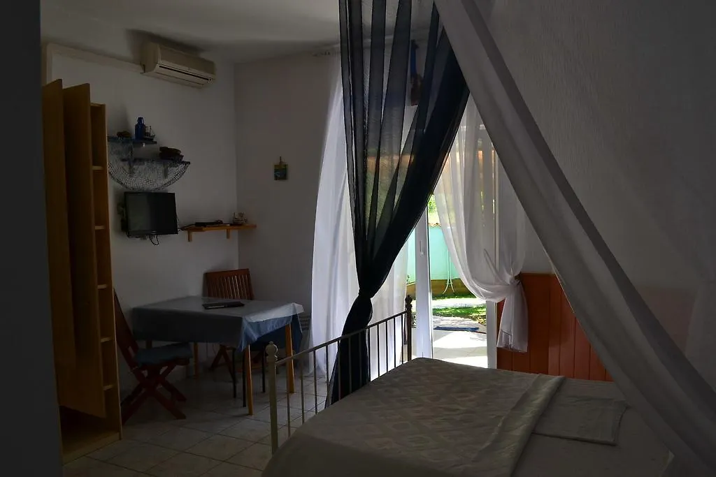 Villa Verde Apartments And Rooms Premantura