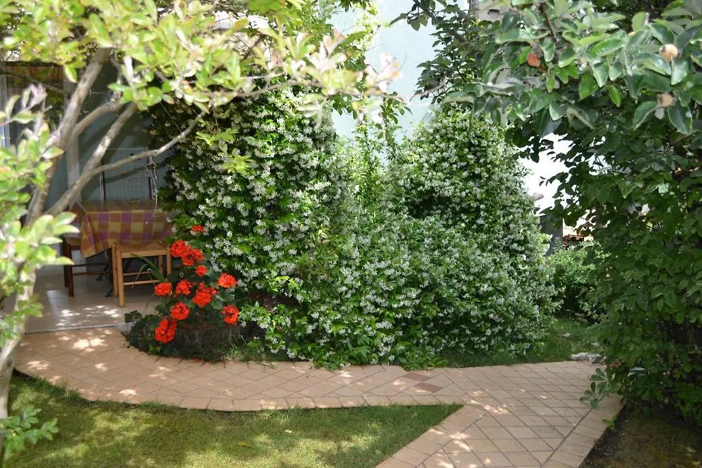 Villa Verde Apartments And Rooms Premantura 0*,  Croatia