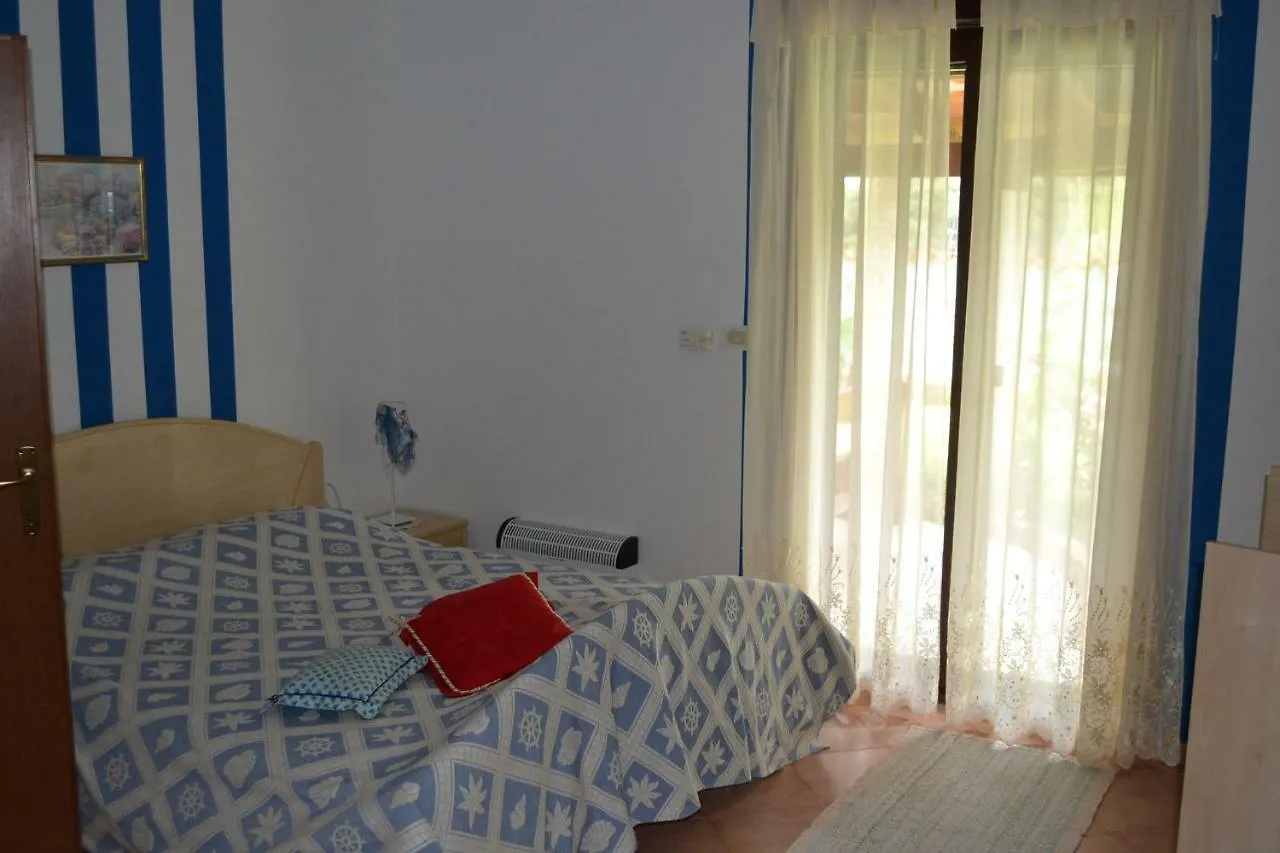 Villa Verde Apartments And Rooms Premantura Croatia