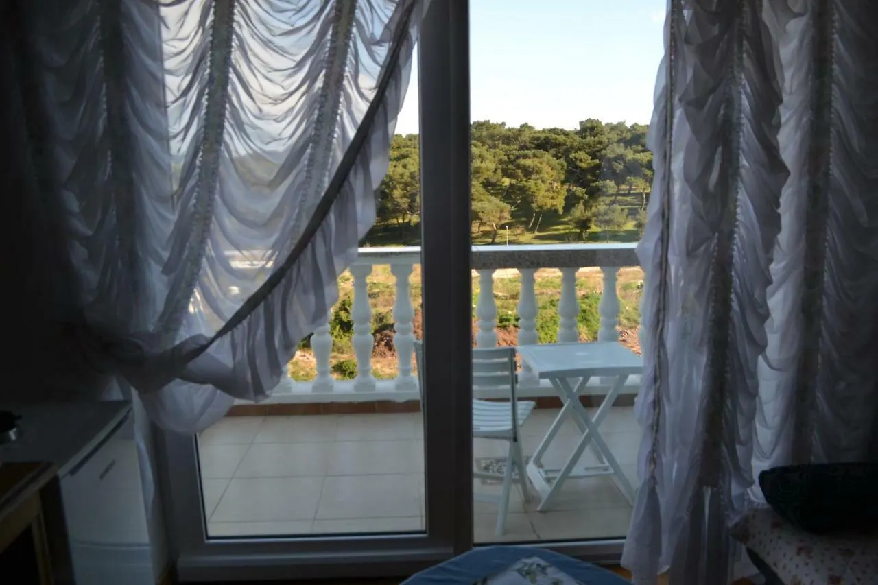 Villa Verde Apartments And Rooms Premantura Croatia